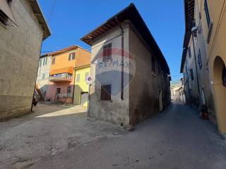 Casa indipendente in vendita a foligno via pierto tamburini, 30