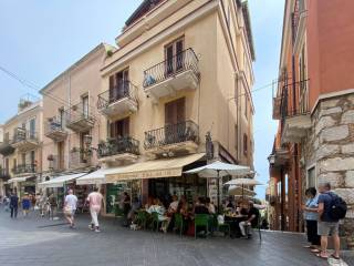 Appartamento in vendita a taormina via fratelli bandiera