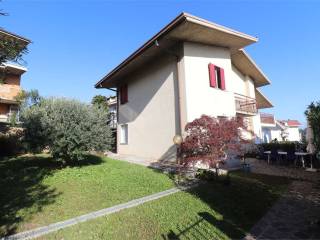 Villa in affitto a desenzano del garda via signori