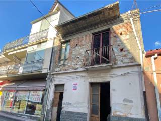 Casa indipendente in vendita a giardini-naxos via vittorio emanuele giardini naxos