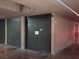 Garage in vendita a legnano via cesare battisti, 24