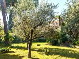 Villa bifamiliare in in affitto da privato a roma via della camilluccia, 630