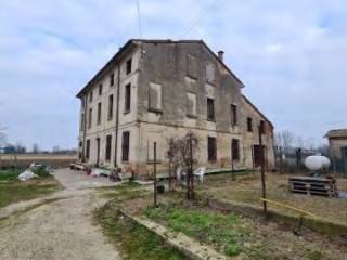 Azienda agricola all'asta a magnacavallo via brasilette