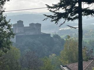 Villa bifamiliare in vendita a langhirano strada per goiano