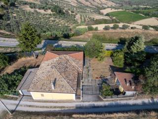 Casa indipendente in vendita a roseto degli abruzzi via delle croci