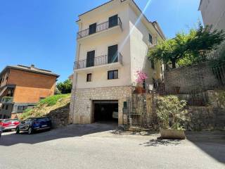 Casa indipendente in vendita a frosinone via giordano bruno, 134