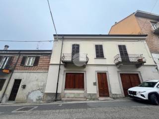 Casa indipendente in vendita a moncalvo corso regina margherita, 4