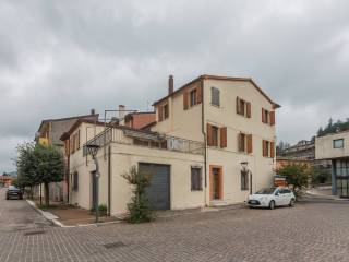 Intero stabile in vendita a mercatino conca piazza rossini