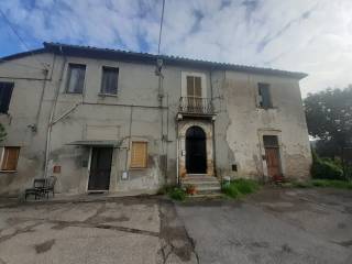 Casa indipendente in vendita a terni strada di vallestretta