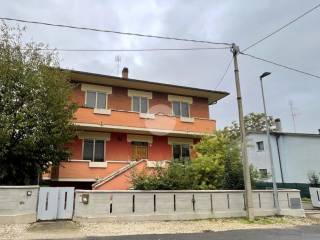 Casa indipendente in vendita a fano via licinio cappelli, 22