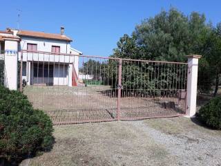 Villa bifamiliare in vendita a montalto di castro località matteaccio