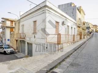 Casa indipendente in vendita a noto via milano, 11