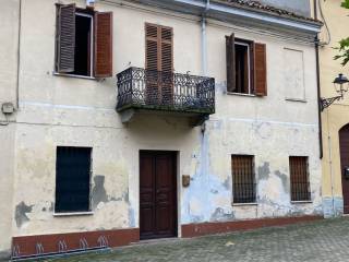 Villa in vendita a mirabello monferrato piazza martiri della libertà, 9