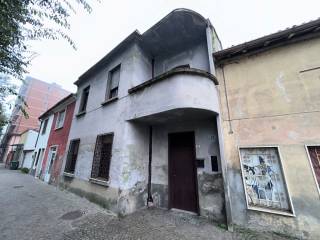 Casa indipendente in vendita a garlasco via madonna della bozzola, 12