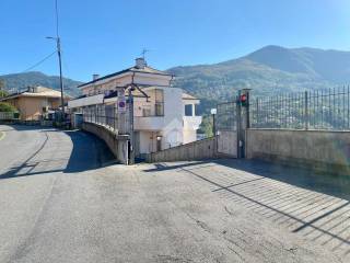 Garage in affitto a genova via giovanni trossarelli