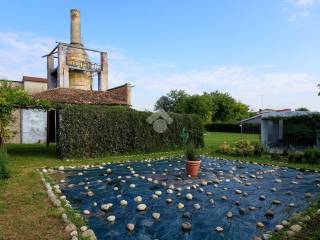 Negozio in vendita a goito strada passeggiata, 1