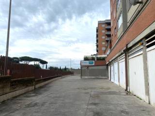 Garage in affitto a roma via deserto di gobi, 109