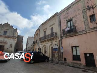 Casa indipendente in vendita a giurdignano piazza municipio