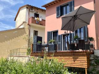 Casa indipendente in vendita a loro ciuffenna piazza mercatale, 5