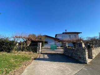 Villa in vendita a carlino via aquileia