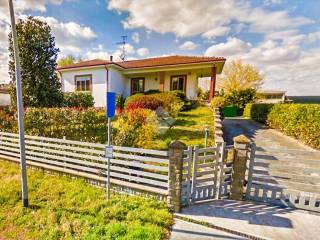 Villa in vendita a colorno via strada di sanguigna della villa, 60