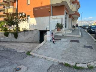 Garage in vendita a manfredonia via pietro nenni