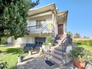 Villa in vendita a piadena drizzona via cavallotti 60