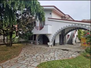 Villa in vendita ad alessandria via casalbagliano