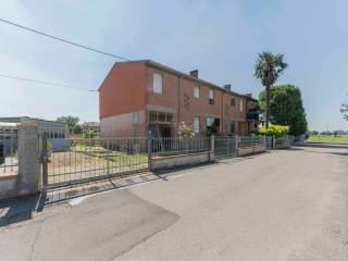 Villa a schiera in vendita a terre del reno via luigi sessa, 32