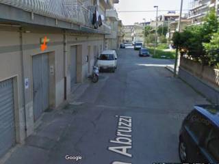 Garage in vendita a pozzallo via abruzzi, 42