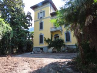 Villa bifamiliare all'asta a lecco corso bergamo