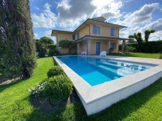 Villa in affitto a forte dei marmi via dell'acqua