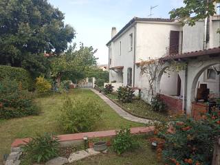 Villa in vendita a sassari via fratelli catoni, 13