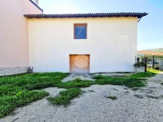 Casa indipendente in vendita a l'aquila casale via aia da capo