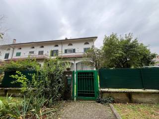 Villa a schiera in vendita a zelo buon persico piazza rinascimento 19