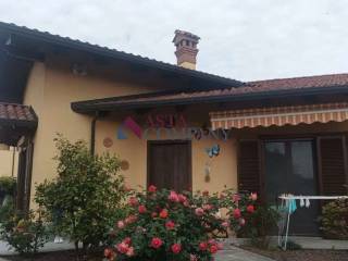 Villa all'asta a mazzè via via i maggio , 53/c