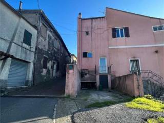 Casa indipendente in vendita ad albenga via alla costa