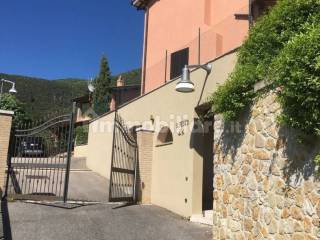 Villa in in vendita da privato a poggio catino via ternana, 45