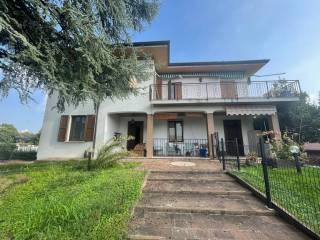 Villa bifamiliare in vendita a mantova via marmirolo, 1