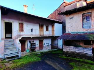 Casa indipendente in vendita a curino frazione san nicolao