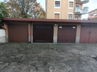 Garage in vendita a cornaredo via carlo lamberti