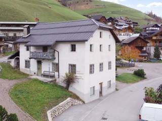 Villa bifamiliare in vendita a san martino in badia strada s. lizia