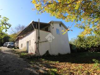 Casa indipendente in vendita a busso contrada ciappariello