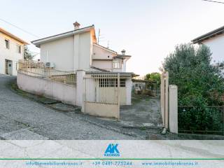 Villa in vendita a fogliano redipuglia via san martino, 11