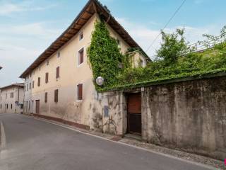 Rustico in vendita ad aviano piazza g. matteotti