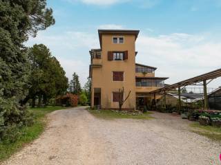 Villa bifamiliare in vendita ad aviano via vittorio veneto