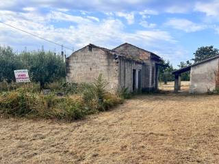 Casa indipendente in vendita ad alatri via montelena vecchia