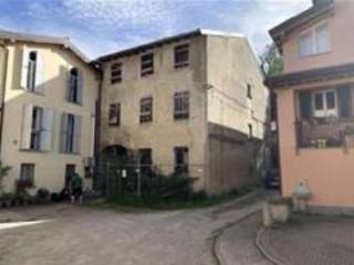 Casa indipendente in vendita a bosisio parini via iv novembre