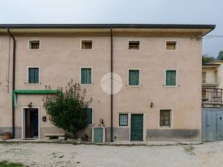 Colonica in vendita a fumane via casalmaggiore, 20