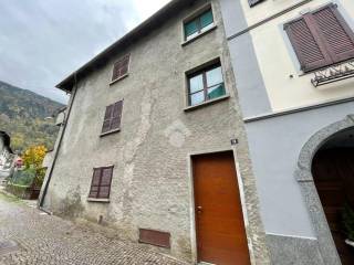 Casa indipendente in vendita a tirano via santa maria, 10